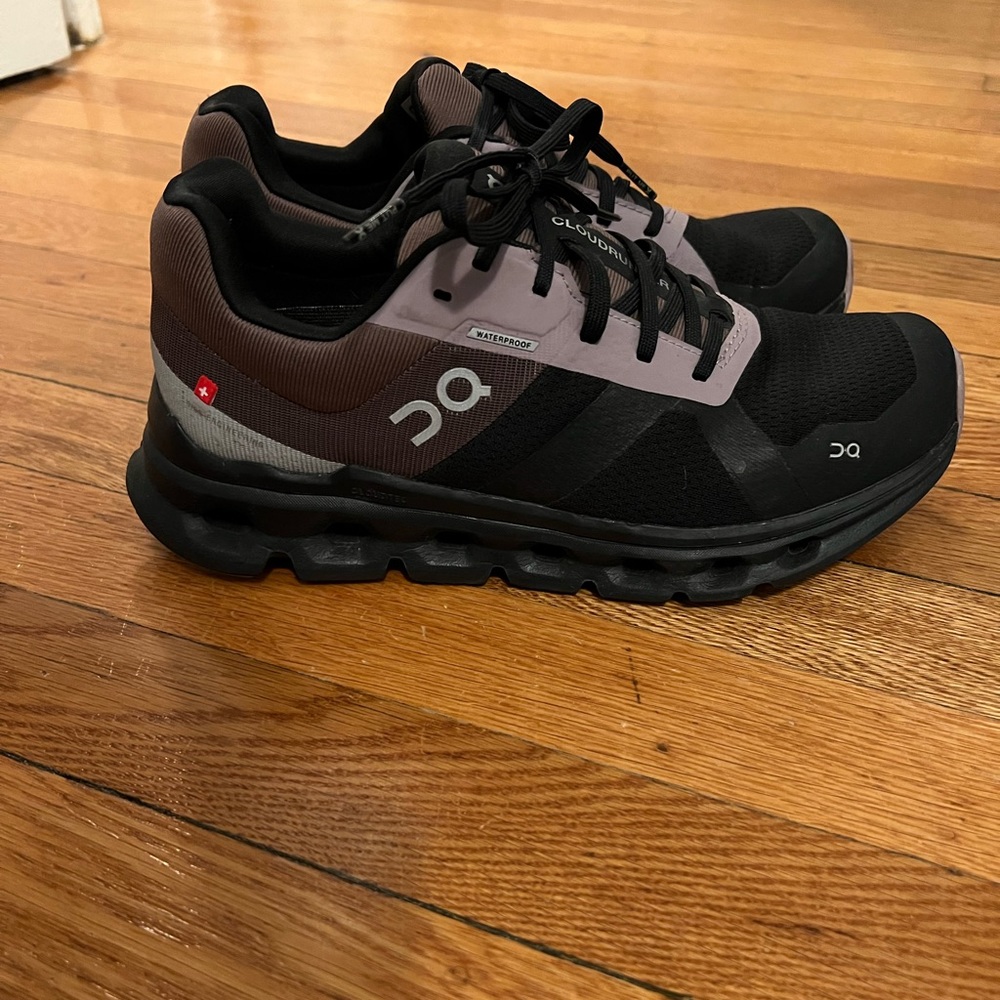 Running shoes